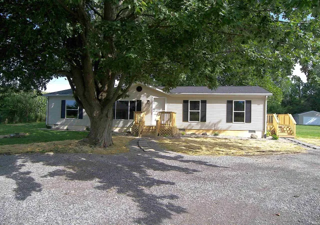 Photo 3 of Manufactured home for sale at 7321 S Caldwell Lake Dr, Claypool, IN 46510 | MLS# 202633237 | Listing updated on 2026-09-29
