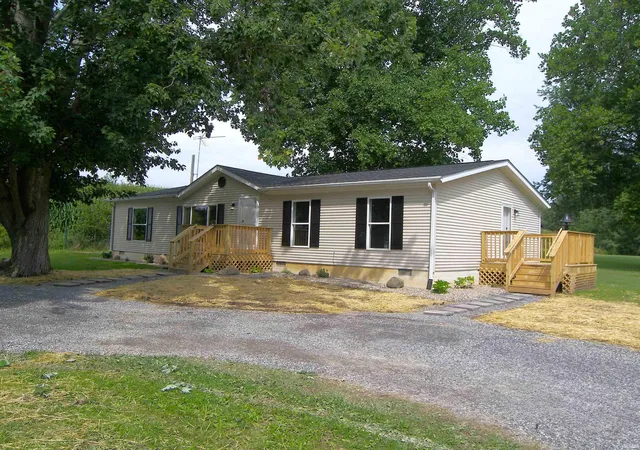 Photo 3 of Manufactured home for sale at 7321 S Caldwell Lake Dr, Claypool, IN 46510 | MLS# 202633237 | Listing updated on 2026-09-29