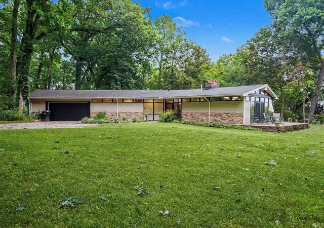 Photo 1 of Sale Pending at 1910 Ribourde Dr, South Bend, IN 46628 | MLS# 202633241 | Listing updated on 2026-09-18