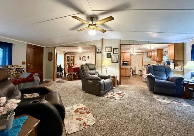 Photo 3 of Sale Pending at 5101 Bassett Ave, Evansville, IN 47715 | MLS# 202633243 | Listing updated on 2026-10-21