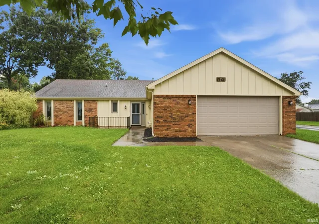 Photo 1 of Sale Pending at 2127 Skyhawk Dr, Fort Wayne, IN 46815 | MLS# 202633244 | Listing updated on 2026-08-30