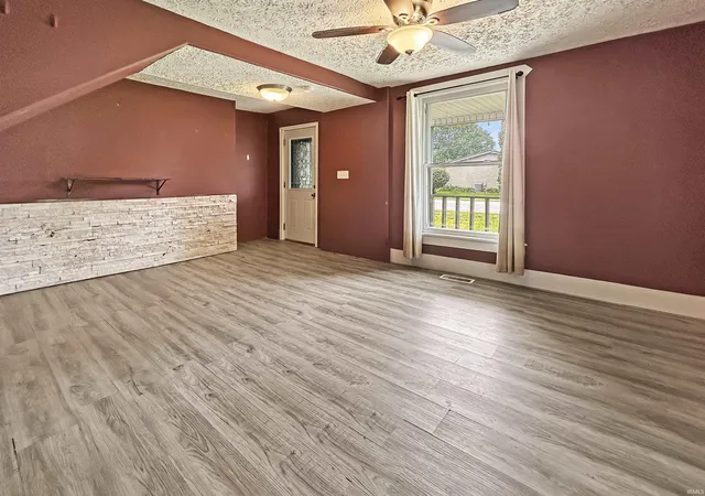 Photo 3 of Sale Pending at 303 W Vine St, Oxford, IN 47971 | MLS# 202633250 | Listing updated on 2026-10-12