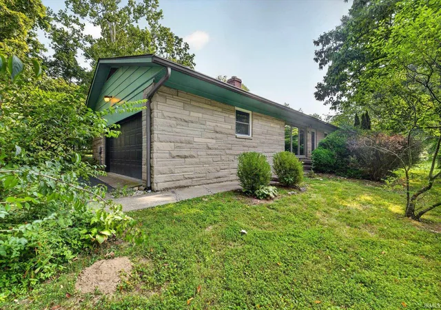 Photo 2 of Manufactured home for sale at 4242 W Beech Ln, Bloomington, IN 47404 | MLS# 202633258 | Listing updated on 2026-09-09