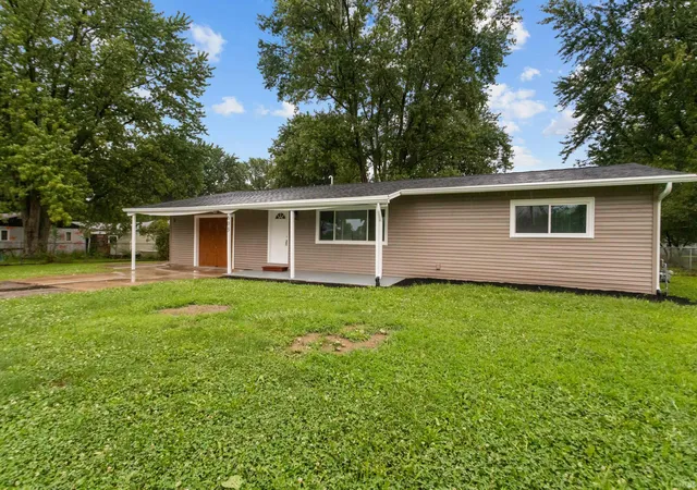 Photo 2 of Manufactured home for sale at 603 W Washington St, Galveston, IN 46932 | MLS# 202633282 | Listing updated on 2026-09-01