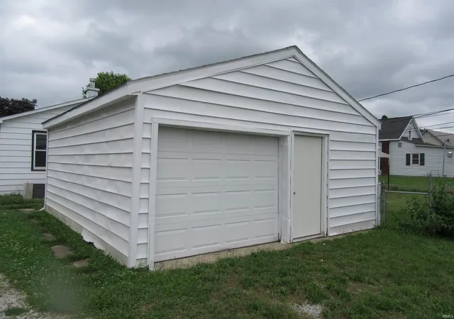 Photo 2 of Sale Pending at 325 W 7th Street, Peru, IN 46970 | MLS# 202633284 | Listing updated on 2026-08-25