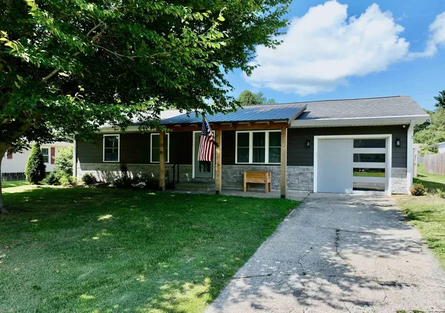 Photo 23 of Manufactured home for sale at 18 Lynwood Dr, Washington, IN 47501 | MLS# 202633291 | Listing updated on 2026-09-09