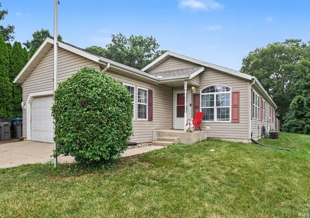 Photo 2 of Manufactured home for sale at 3608 Naples Ct, Elkhart, IN 46514 | MLS# 202633300 | Listing updated on 2026-09-03