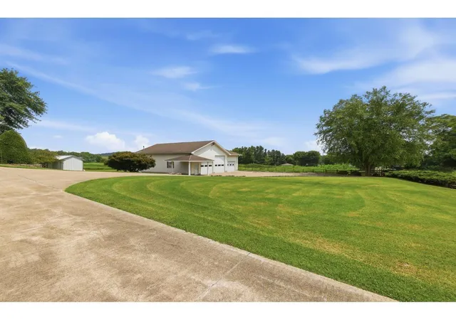 Photo 3 of Manufactured home for sale at 4921 State Rd 158, Bedford, IN 47421 | MLS# 202633304 | Listing updated on 2026-09-17