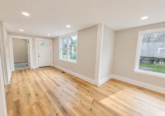 Photo 3 of Manufactured home for sale at 733 E Bronson St, South Bend, IN 46601 | MLS# 202633332 | Listing updated on 2026-09-16