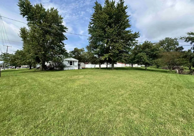 Photo 4 of Sale Pending at 402 S Higbee St, Milford, IN 46542 | MLS# 202633342 | Listing updated on 2026-09-05