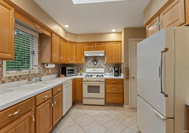Photo 3 of Manufactured home for sale at 53178 Fiddlehead Ct, South Bend, IN 46637 | MLS# 202633344 | Listing updated on 2026-09-21
