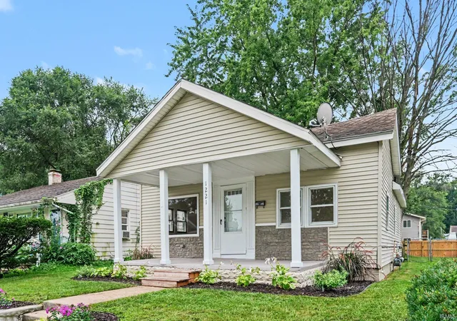Photo 3 of Manufactured home for sale at 1221 S 32nd Street, South Bend, IN 46615 | MLS# 202633361 | Listing updated on 2026-09-17