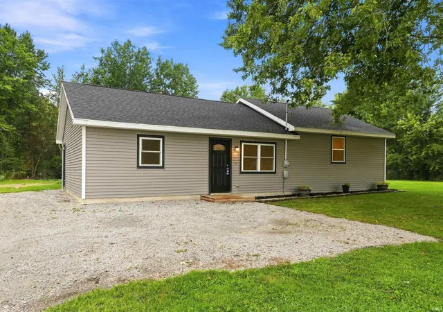 Photo 2 of Sale Pending at 2854 S Lima Rd, Kendallville, IN 46755 | MLS# 202633362 | Listing updated on 2026-08-28