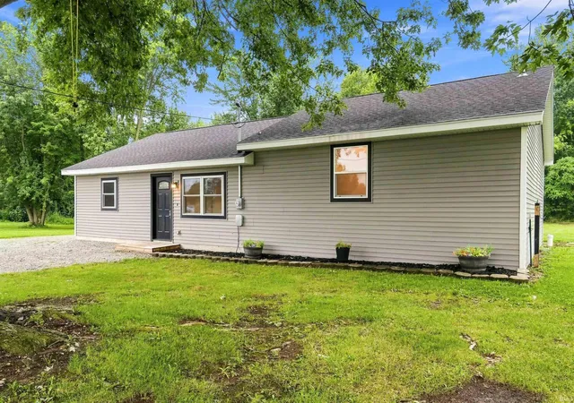 Photo 3 of Sale Pending at 2854 S Lima Rd, Kendallville, IN 46755 | MLS# 202633362 | Listing updated on 2026-08-28