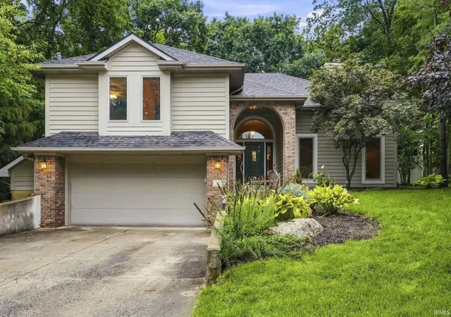 Photo 2 of Sale Pending at 335 Northwest Psge Trl, Fort Wayne, IN 46825 | MLS# 202633363 | Listing updated on 2026-08-24