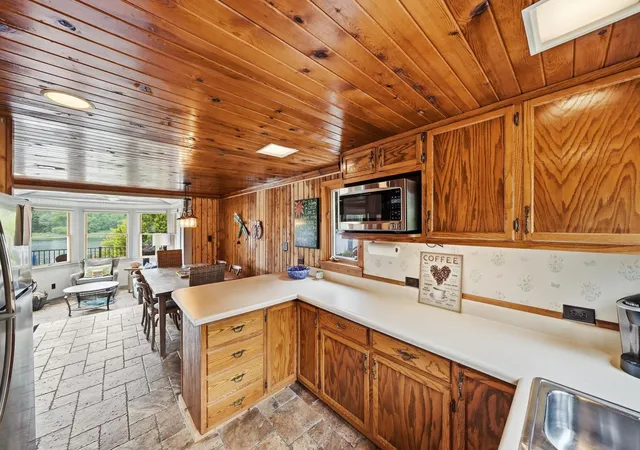 Photo 3 of Manufactured home for sale at 520 Ln 274 Crooked Lk, Angola, IN 46703 | MLS# 202633370 | Listing updated on 2026-09-09
