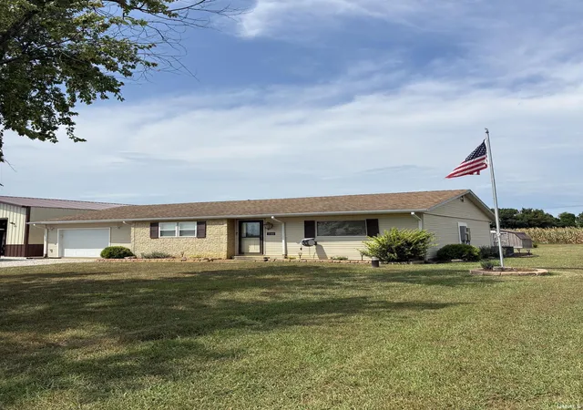 Photo 1 of Sale Pending at 1980 E Henry Sievers Rd, Vincennes, IN 47591 | MLS# 202633383 | Listing updated on 2026-08-20