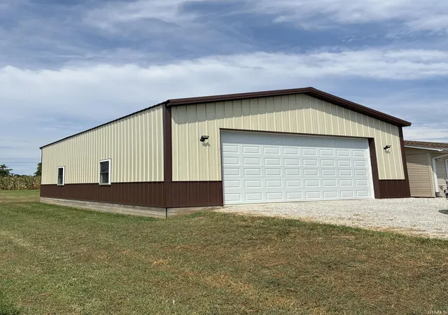 Photo 2 of Sale Pending at 1980 E Henry Sievers Rd, Vincennes, IN 47591 | MLS# 202633383 | Listing updated on 2026-08-20