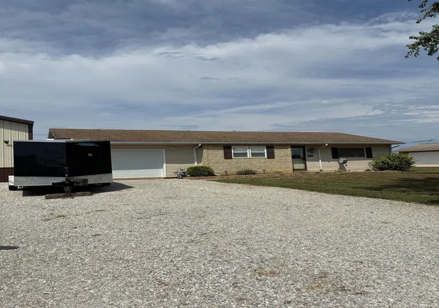 Photo 4 of Sale Pending at 1980 E Henry Sievers Rd, Vincennes, IN 47591 | MLS# 202633383 | Listing updated on 2026-08-20