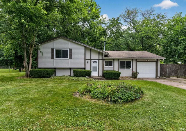 Photo 1 of Manufactured home for sale at 24403 Rolling Oaks Dr, South Bend, IN 46628 | MLS# 202633386 | Listing updated on 2026-09-21