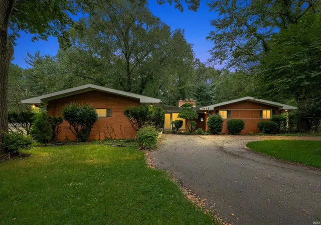 Photo 2 of Manufactured home for sale at 52585 Brooktrails Dr, South Bend, IN 46637 | MLS# 202633388 | Listing updated on 2026-09-09