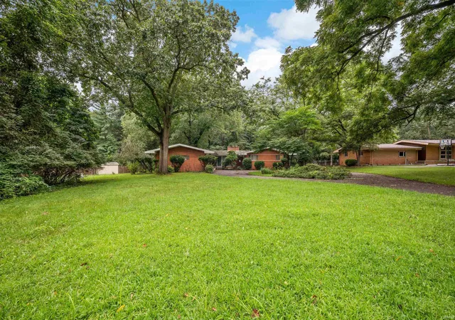 Photo 4 of Sale Pending at 52585 Brooktrails Dr, South Bend, IN 46637 | MLS# 202633388 | Listing updated on 2026-10-03