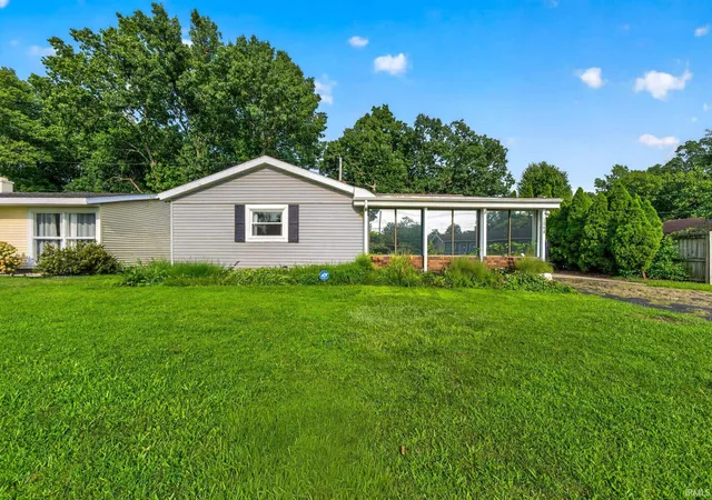 Photo 1 of Sale Pending at 1240 Ebeling Dr, South Bend, IN 46615 | MLS# 202633389 | Listing updated on 2026-09-01