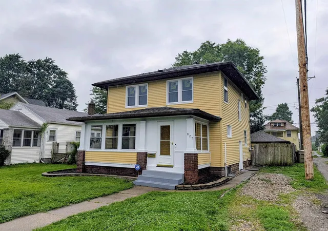 Photo 1 of Sale Pending at 827 E Ewing Ave, South Bend, IN 46613 | MLS# 202633393 | Listing updated on 2026-08-27