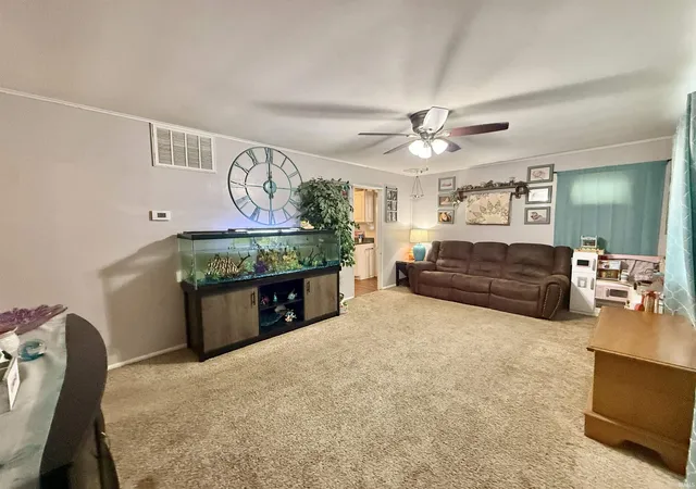 Photo 3 of Sale Pending at 724 Sheffield Dr, Evansville, IN 47710 | MLS# 202633395 | Listing updated on 2026-10-08