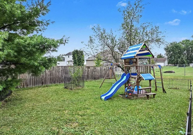 Photo 3 of Manufactured home for sale at 1458 Rutland Ct, Winona Lake, IN 46590 | MLS# 202633396 | Listing updated on 2026-10-01
