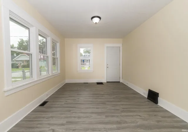 Photo 4 of Manufactured home for sale at 814 Sancome Ave, South Bend, IN 46628 | MLS# 202633402 | Listing updated on 2026-10-19