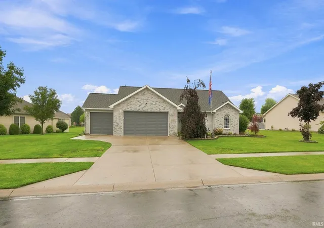 Photo 3 of Manufactured home for sale at 1308 W Crooked Tree Dr, Columbia City, IN 46725 | MLS# 202633406 | Listing updated on 2026-09-21