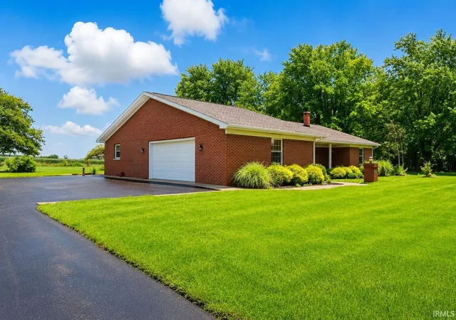 Photo 3 of Manufactured home for sale at 4554 W 100 South, Huntington, IN 46750 | MLS# 202633419 | Listing updated on 2026-09-03