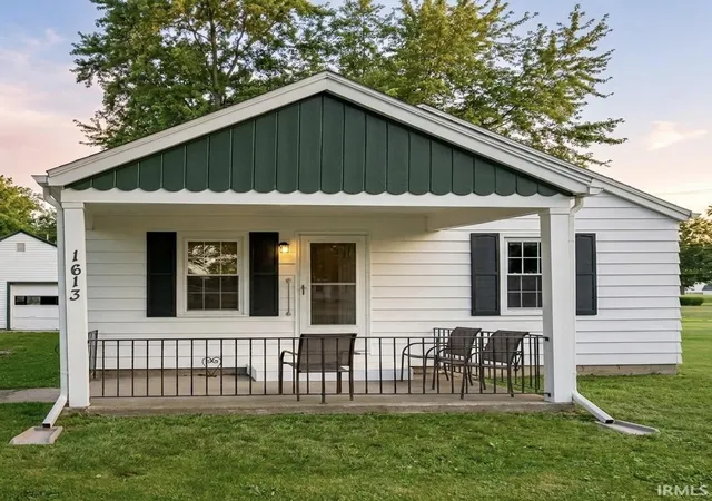 Photo 1 of Sale Pending at 1613 Annette Ave, Fort Wayne, IN 46805 | MLS# 202633448 | Listing updated on 2026-08-21