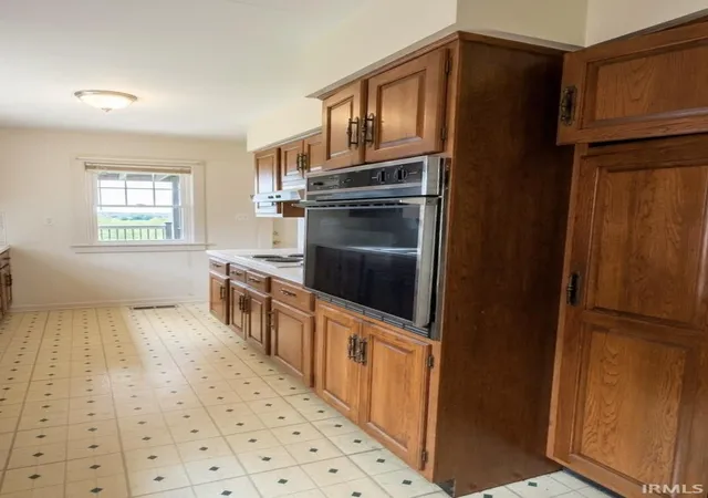 Photo 3 of Sale Pending at 1613 Annette Ave, Fort Wayne, IN 46805 | MLS# 202633448 | Listing updated on 2026-08-21