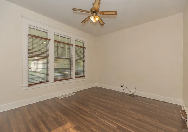 Photo 2 of Manufactured home for sale at 119 W Missouri St, Evansville, IN 47710 | MLS# 202633452 | Listing updated on 2026-08-31