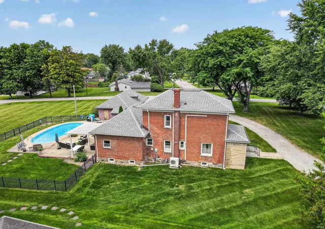 Photo 3 of Sale Pending at 4027 David Ln, Fort Wayne, IN 46815 | MLS# 202633459 | Listing updated on 2026-10-04