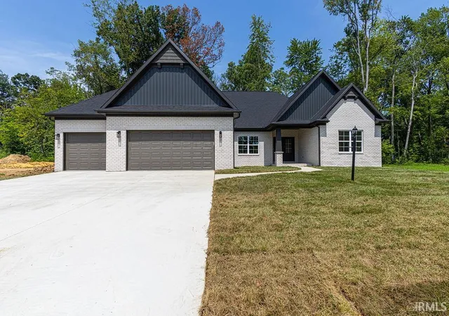 Photo 1 of Sale Pending at 4404 Violet Dr, Evansville, IN 47725 | MLS# 202633471 | Listing updated on 2026-08-20