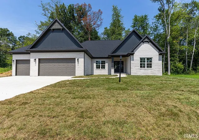 Photo 28 of Sale Pending at 4404 Violet Dr, Evansville, IN 47725 | MLS# 202633471 | Listing updated on 2026-08-20