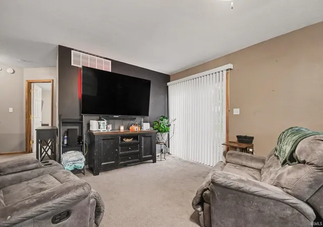 Photo 2 of Manufactured home for sale at 1201 N Park Ave, Warsaw, IN 46580 | MLS# 202633476 | Listing updated on 2026-09-06