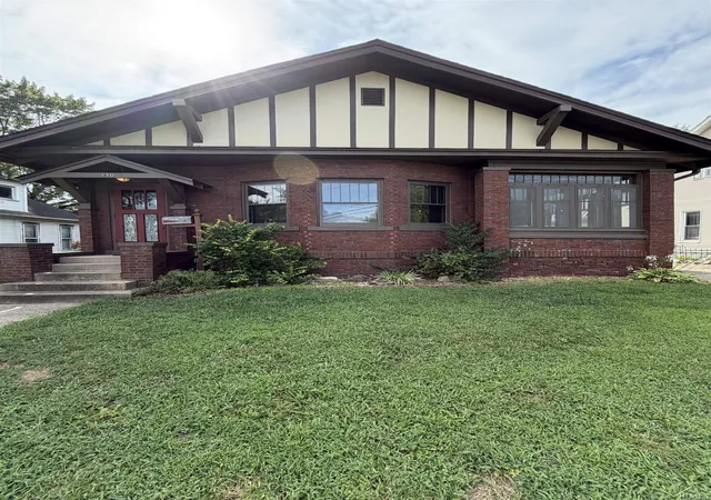 Photo 1 of Sale Pending at 330 S Jefferson St, Bloomfield, IN 47424 | MLS# 202633479 | Listing updated on 2026-09-02