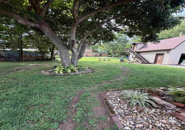 Photo 3 of Sale Pending at 330 S Jefferson St, Bloomfield, IN 47424 | MLS# 202633479 | Listing updated on 2026-09-02