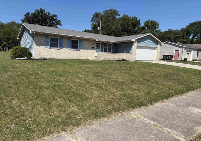 Photo 1 of Sale Pending at 2109 Chochtimar Trl, Fort Wayne, IN 46808 | MLS# 202633480 | Listing updated on 2026-09-11