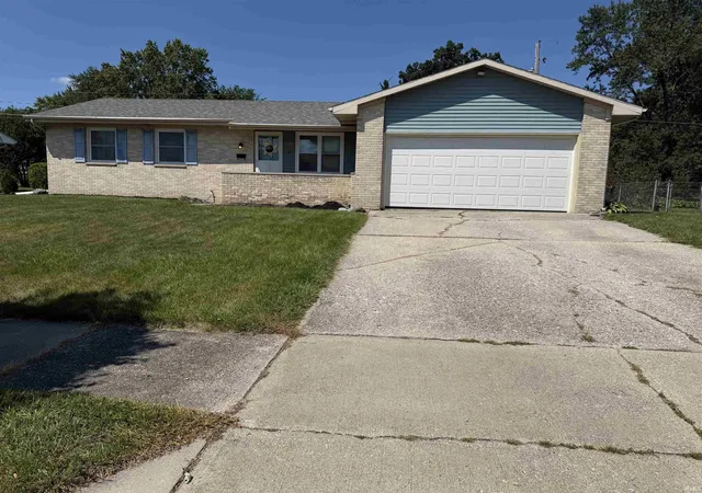 Photo 2 of Sale Pending at 2109 Chochtimar Trl, Fort Wayne, IN 46808 | MLS# 202633480 | Listing updated on 2026-09-11