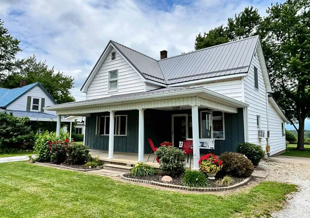 Photo 2 of Manufactured home for sale at 6192 E State Rd 14 Hwy, Rochester, IN 46975 | MLS# 202633496 | Listing updated on 2026-09-03