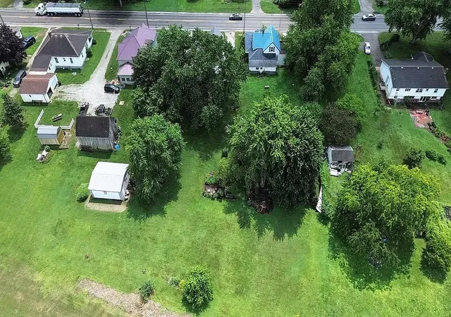 Photo 3 of Manufactured home for sale at 6192 E State Rd 14 Hwy, Rochester, IN 46975 | MLS# 202633496 | Listing updated on 2026-09-03