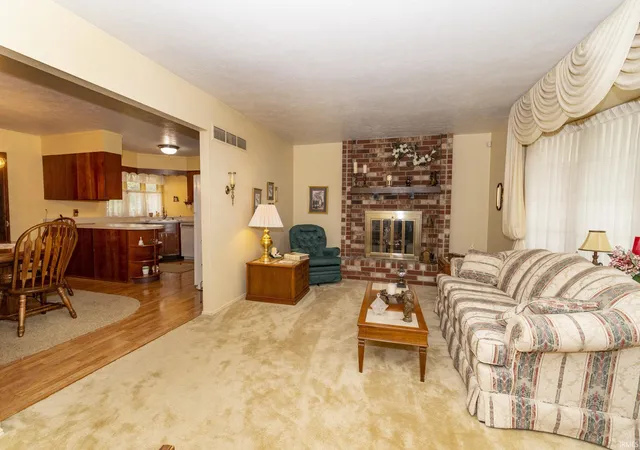Photo 3 of Sale Pending at 2624 Oak Leaf Cvs, South Bend, IN 46628 | MLS# 202633502 | Listing updated on 2026-08-24