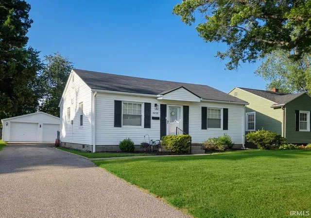 Photo 2 of Manufactured home for sale at 2238 E Iowa St, Evansville, IN 47711 | MLS# 202633529 | Listing updated on 2026-08-24