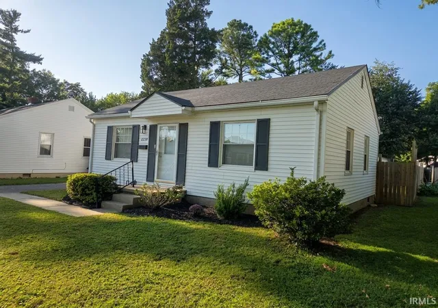 Photo 3 of Manufactured home for sale at 2238 E Iowa St, Evansville, IN 47711 | MLS# 202633529 | Listing updated on 2026-08-24