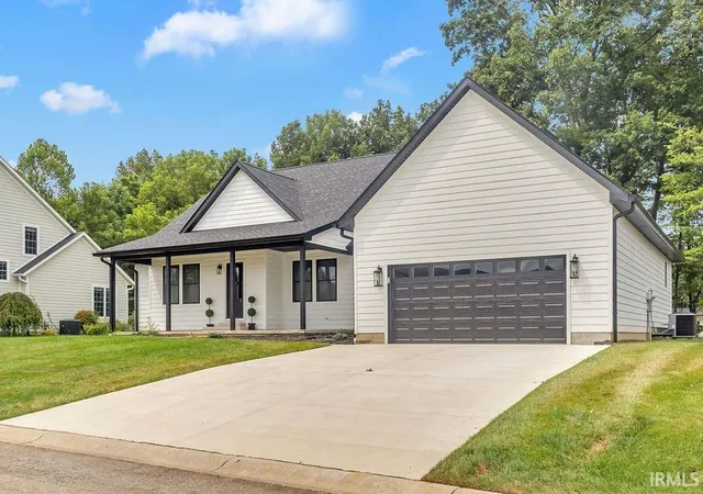 Photo 2 of Manufactured home for sale at 829 Spyglass Hl Dr, Bedford, IN 47421 | MLS# 202633535 | Listing updated on 2026-09-01